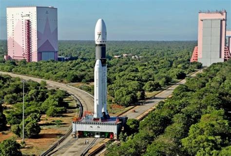 In historic flight, Indian rocket puts 'OneWeb' satellites into orbit ...