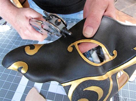 Sculpted Leather Mask Tutorial : 9 Steps (with Pictures) - Instructables