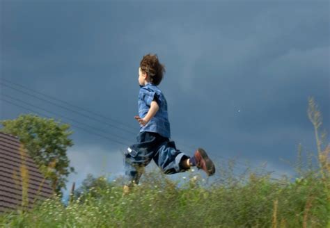 A boy runs away from home and impresses his family with preparedness