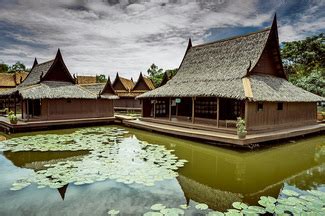 THAI ARCHITECTURE – DESIGNED BY CLIMATE AND CULTURE