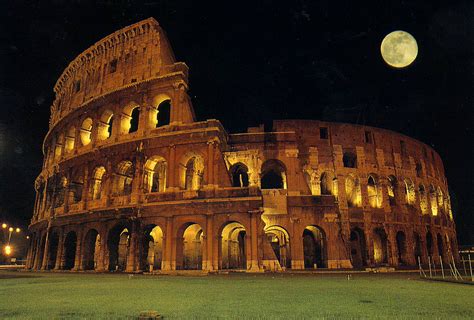 The Colosseum Under the Moon: a unique tour