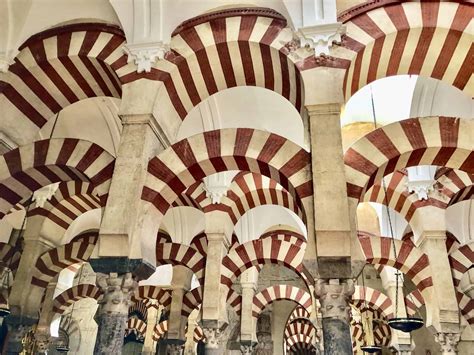 The History and Architecture of Córdoba's Mesmerizing Mezquita - Lions ...