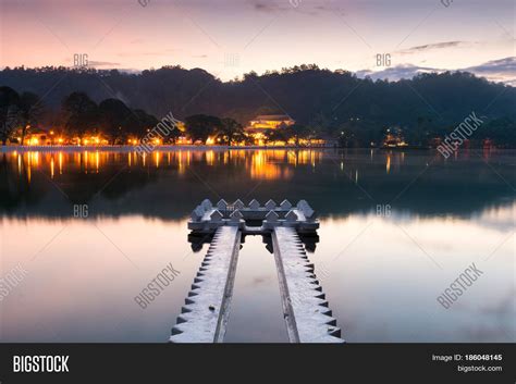 Kandy Lake Temple Image & Photo (Free Trial) | Bigstock