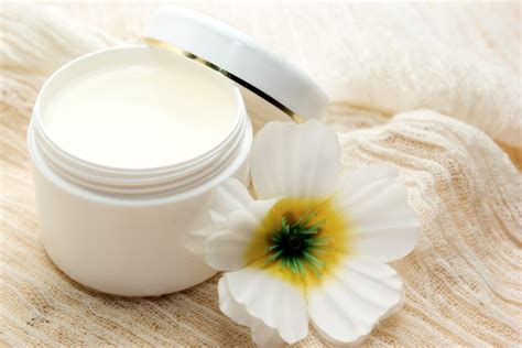 Are There Any Dangers of Using Lanolin? | Livestrong.com