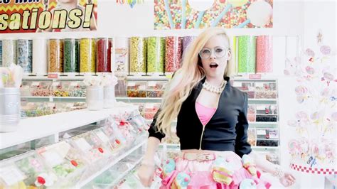 Hello Kitty {Music Video} - Avril Lavigne Photo (38714622) - Fanpop