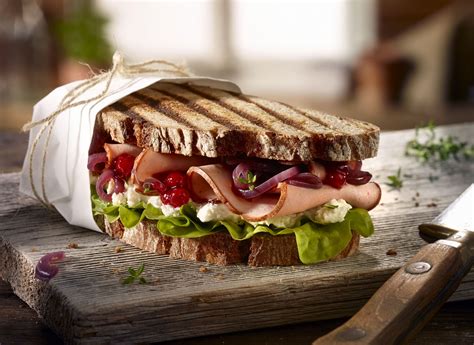 Food Styling Houdek Leberkaes Sandwich - Kai Stiepel Photography