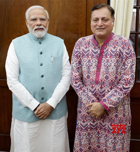 New Delhi : Actor Manoj Joshi called on PM Narendra Modi #Gallery ...