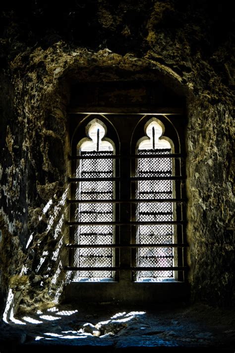 Tower of London Ghost Stories: Most Haunted Castle in England - Amy's Crypt