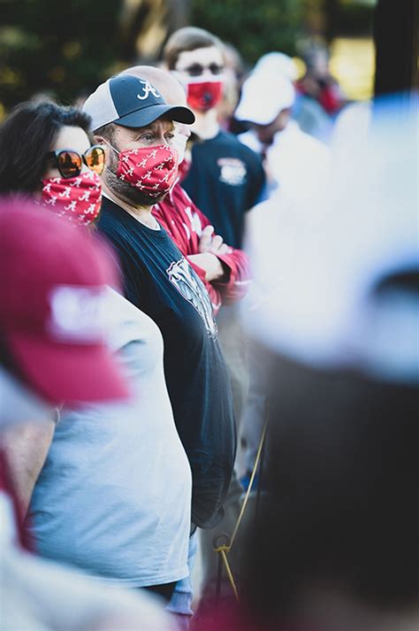 See Alabama fans swarm Strip, Walk of Champions before Georgia kickoff ...