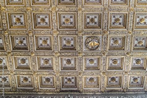 Interior of Saint Mary Major Basilica (Basilica di Santa Maria Maggiore ...