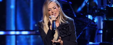 Carrie Underwood Pays Homage to George Michael With Emotional “One More ...