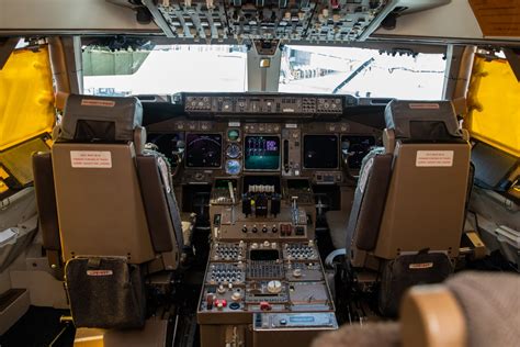 Boeing 747 200 Cockpit