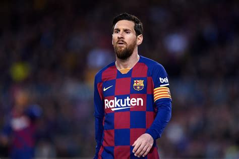 Lionel Messi likely to stay at Barcelona one more year, says Messi's ...