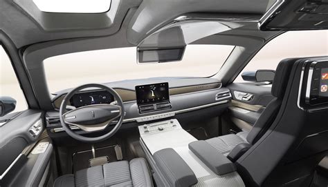 Lincoln Navigator Concept Has Gullwing Doors, Previews 2018MY Flagship ...