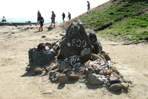 Memorial to Mark Foo at Pillar Point