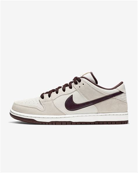 Nike SB Dunk Low Pro Skate Shoe. Nike CA