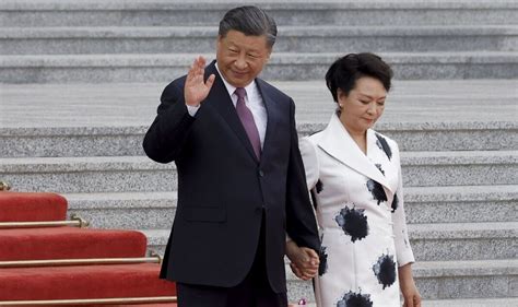 Who Xi Jinping's wife? Chinese president's spouse has a surprising job ...