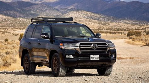 Next-Gen Toyota Land Cruiser Goes Hybrid, Arrives in 2020