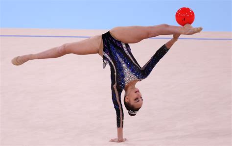 Olympics-Rhythmic Gymnastics-Russian Averina twins qualify on top ahead ...