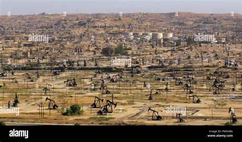 Oil fields of Kern County Stock Photo - Alamy