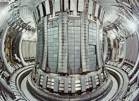 Tokamak nuclear fusion reactor : MachinePorn