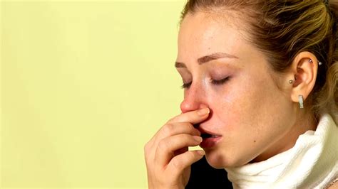 Irritated With Mucus In Your Throat? Here Are 6 Natural Ways To Get Rid ...