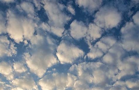 How To Read Clouds - BoatUS Magazine