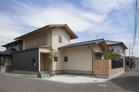 A World of Contrasts: Modern Japanese Home for an Elderly Couple | Decoist