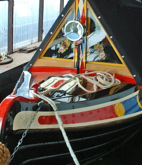 Narrowboat Painting | Stourbridge | Traditional Painting Services