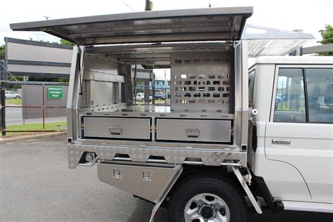 Toyota Landcruiser Aluminium Canopy | Ute canopy, Slide in camper ...