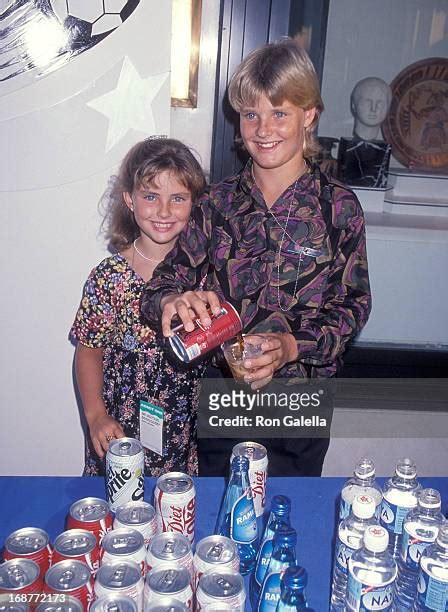 Zachery Ty Bryan & Family Photos and Premium High Res Pictures - Getty ...