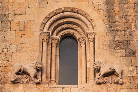 Uncovering the Medieval and the Miniature in Besalú, Catalonia - Gallop ...