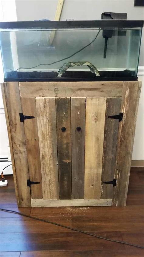 20 gallon fish tank stand made of pallets. - Imgur | Fish tank stand ...