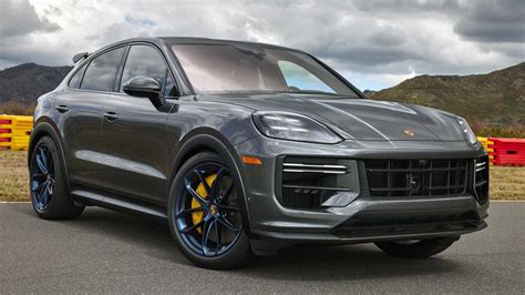 Porsche lança Novo Cayenne 2024 com painel do Taycan e motores mais fortes