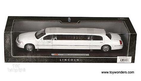 Superior - Lincoln Limousine (2003, 1/28 scale diecast model car, Black ...