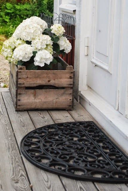 12+ DIY Wooden Crates For Your Garden