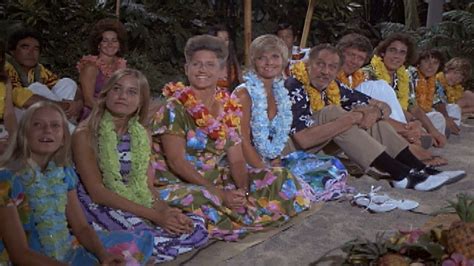 Watch The Brady Bunch Season 4 Episode 3: The Brady Bunch - The Tiki ...