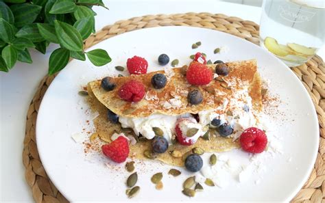 Gezonde Ontbijt Pannenkoek met Kwark en Fruit - Optima Vita