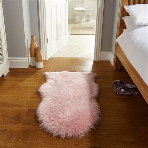 Faux Fur Rugs in Pink - Free UK Delivery - The Rug Seller