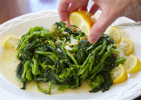 Sauteed Broccoli Rabe with Garlic and Pepper - Paleo Spirit