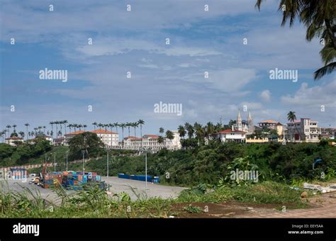 Presidential palace and old Spanish cathedral skyline of the capital ...