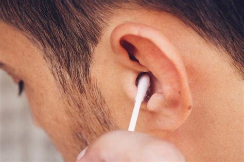 Disturbing picture of what came out of blocked ear leaves people unable ...