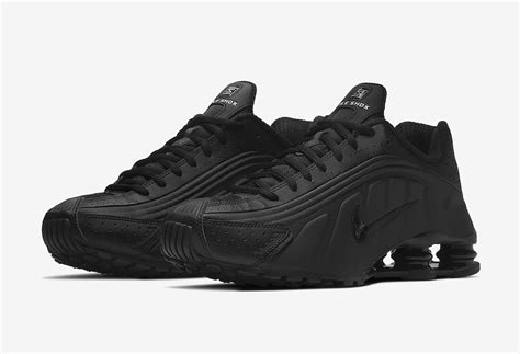 Nike Shox R4 Triple Black 104265-044 Release Date - SBD