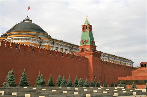 The Kremlin Wall from Red Square, Moscow. | Архитектура, Городской ...