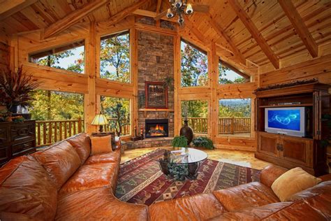 Silvercreek Cabin in Gatlinburg w/ 4 BR (Sleeps14)