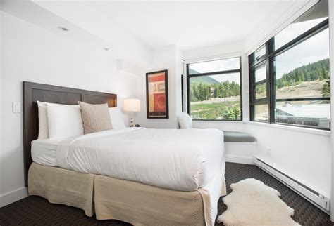 Carleton Lodge — Platinum Whistler Mountain Two Bedroom Suite 304