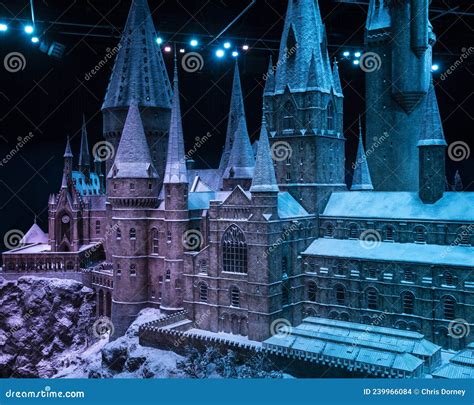 Hogwarts Castle in the Snow at the Making of Harry Potter Studio Tour ...