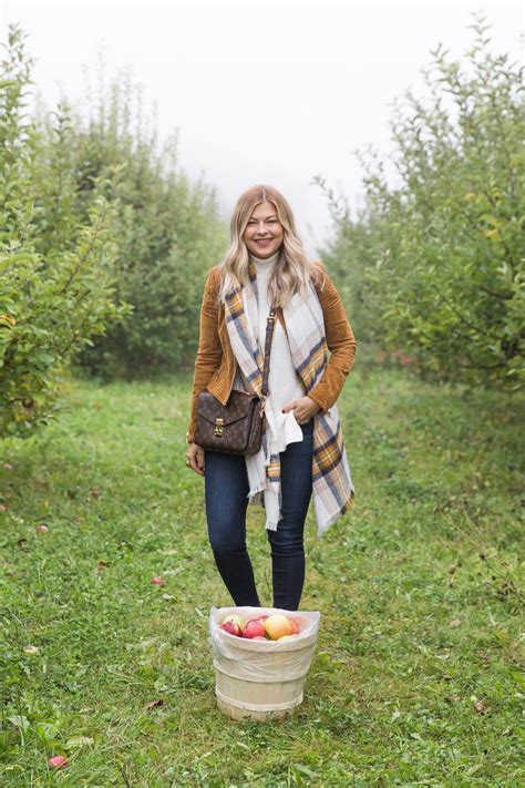 Apple picking look for fall | Apple picking outfit, Fashion, Casual fashion