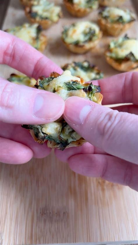 Spinach artichoke bites are the perfect game day appetizer | Receitas ...