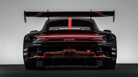 Porsche 911 GT3 R (2023) - pictures & information